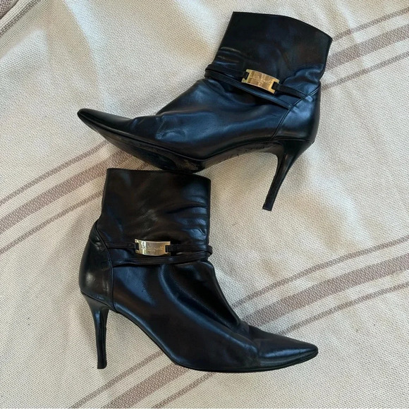 LK BENNETT BLACK LEATHER WITH GOLD TRIM & STRAPS HEELED ANKLE BOOTS SIZE 9